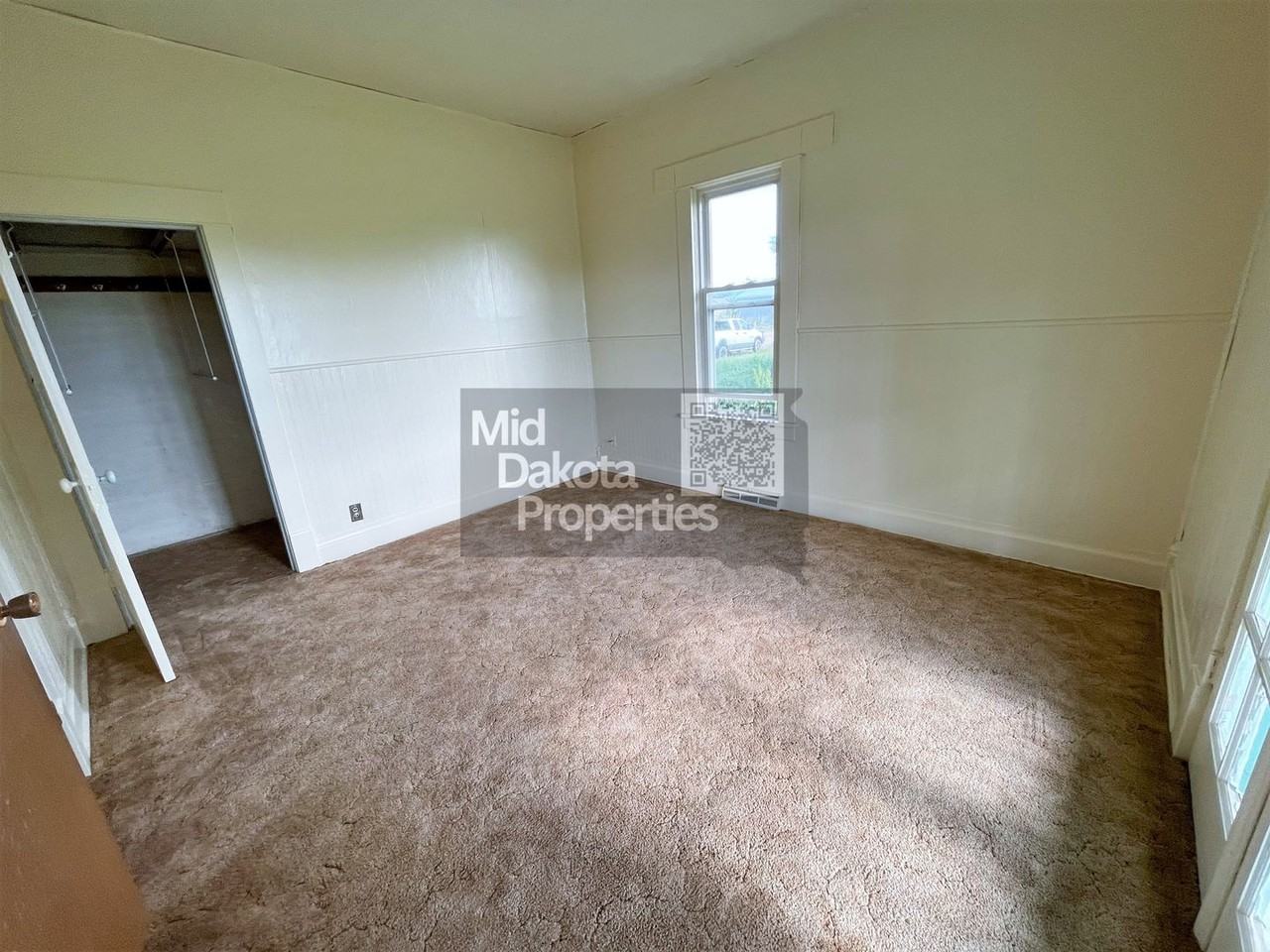 1821 S Wisconsin St - Photo 4 of 12