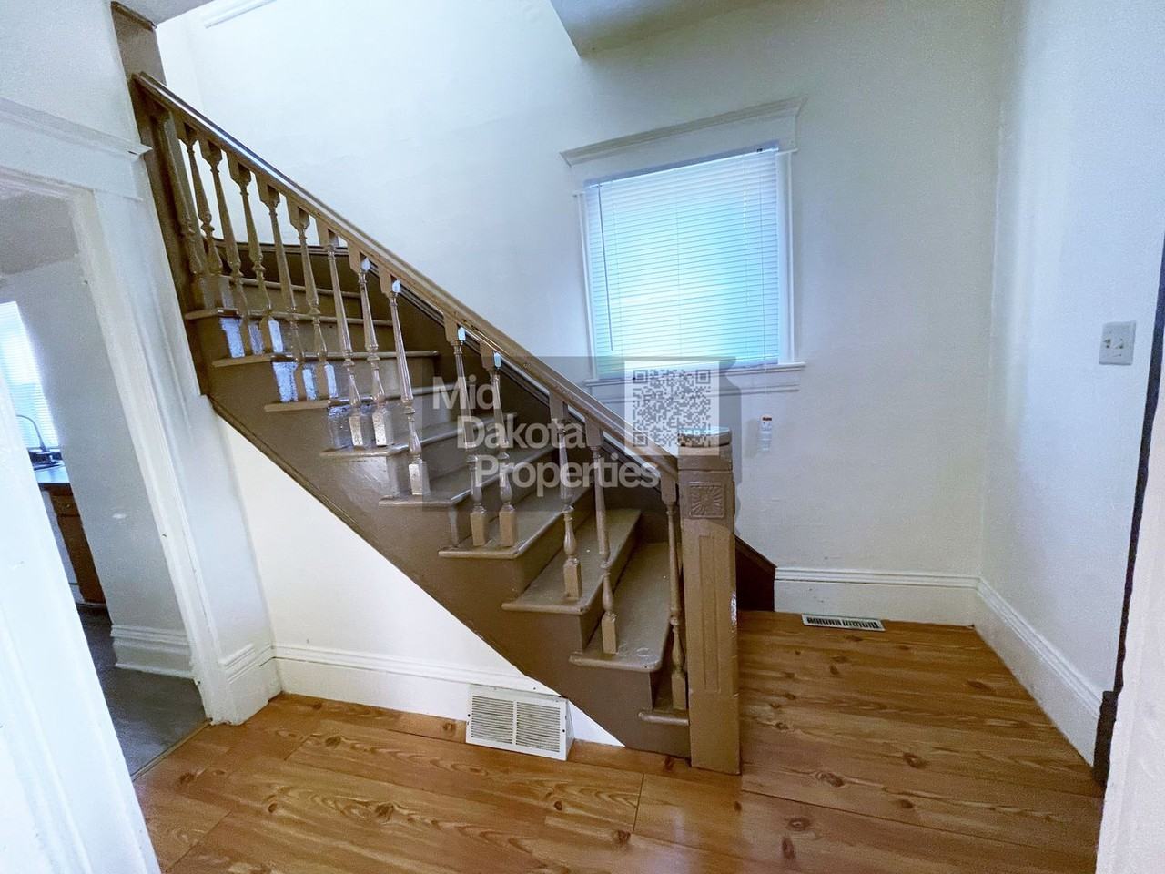 405 South Minnesota Street - Photo 2 of 17