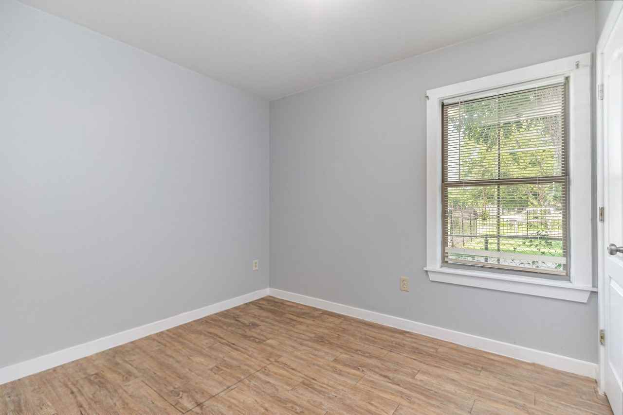 3402 Jeffries St - Photo 2 of 10