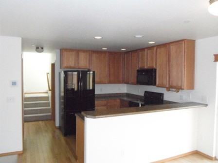 1535 Burnside Pl - Photo 3 of 8