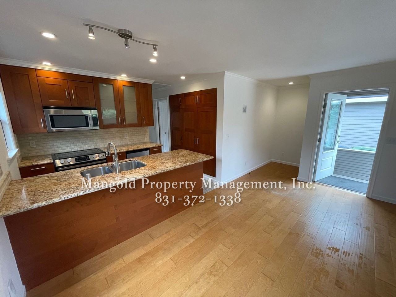 415 Wood St - Photo 3 of 10