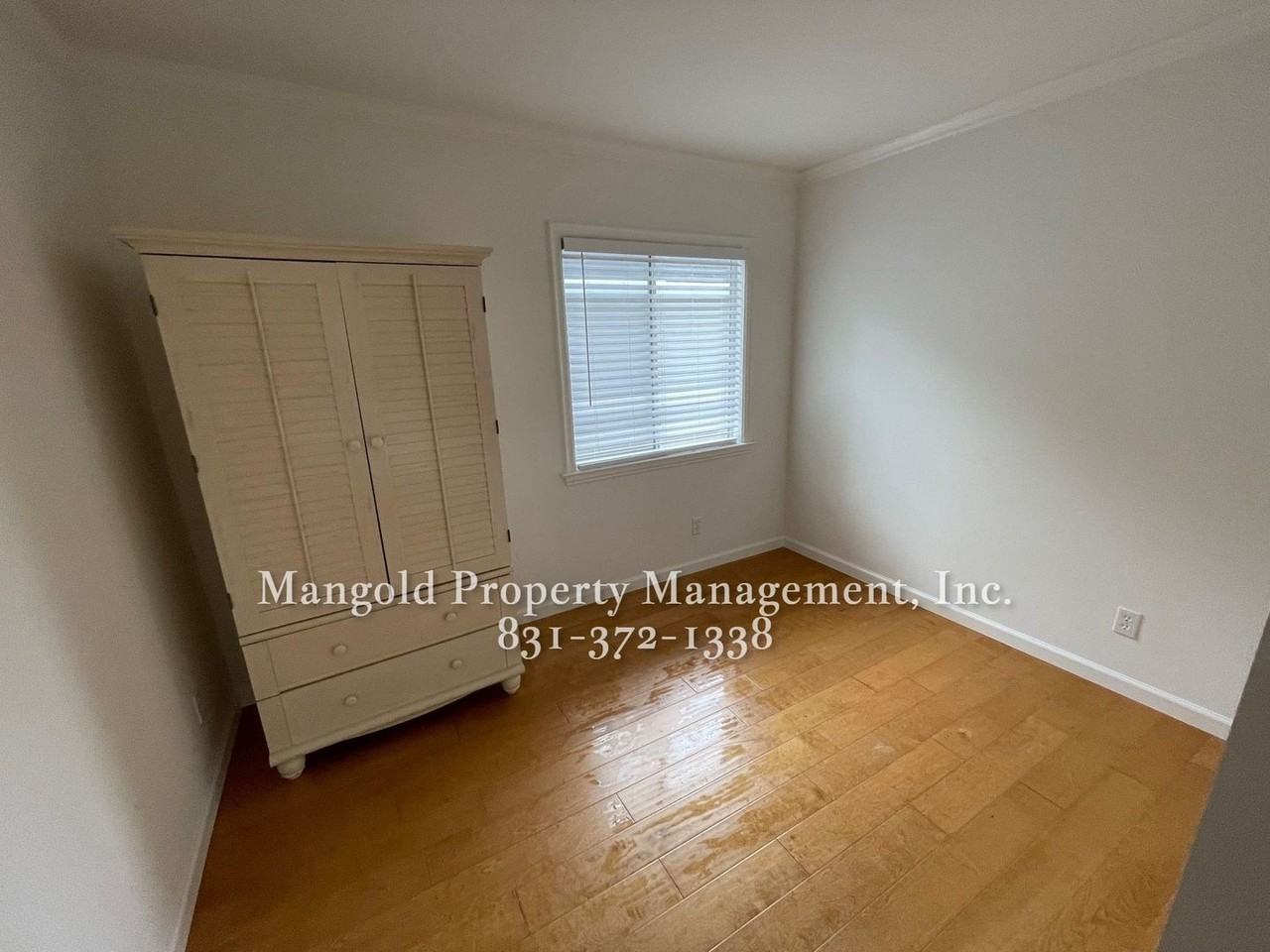 415 Wood St - Photo 7 of 10