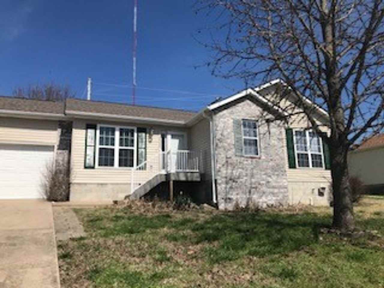 160 160 Theresa Terrace - Photo 3 of 13