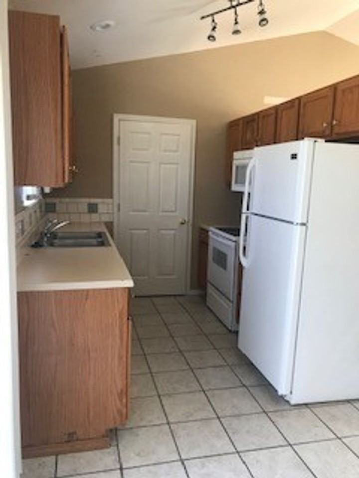 160 160 Theresa Terrace - Photo 2 of 13