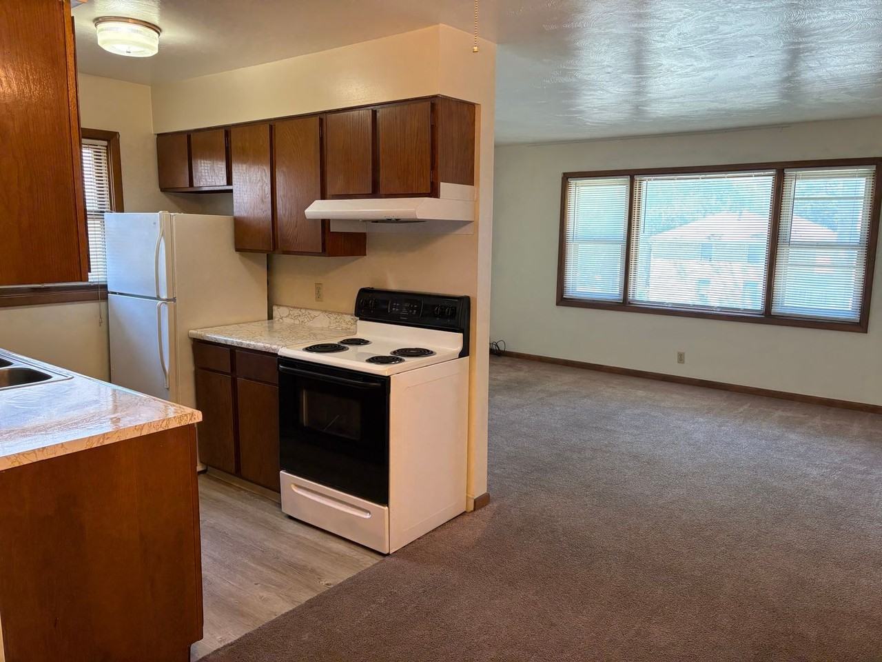 1609 D Street - Photo 5 of 15