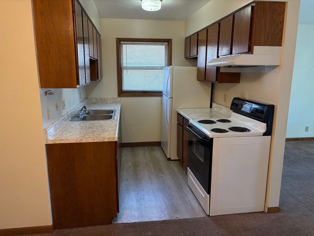 1609 D Street - Photo 6 of 15