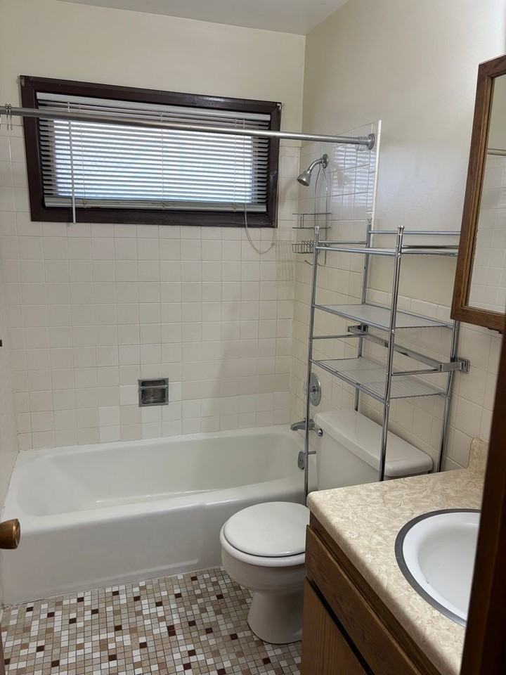 1609 D Street - Photo 7 of 15
