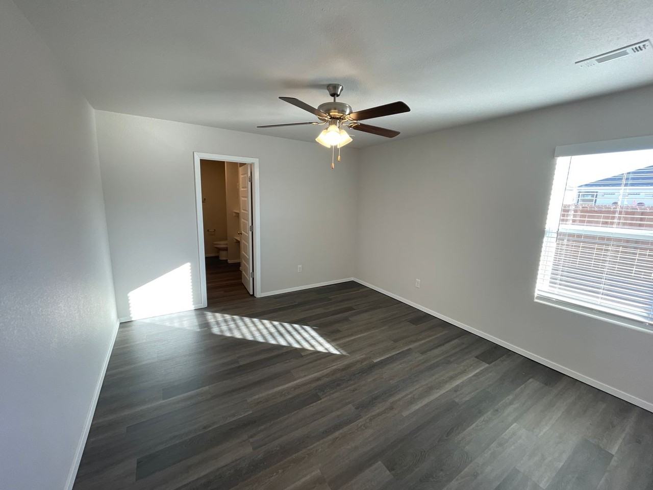 1789 Loveland St - Photo 7 of 17