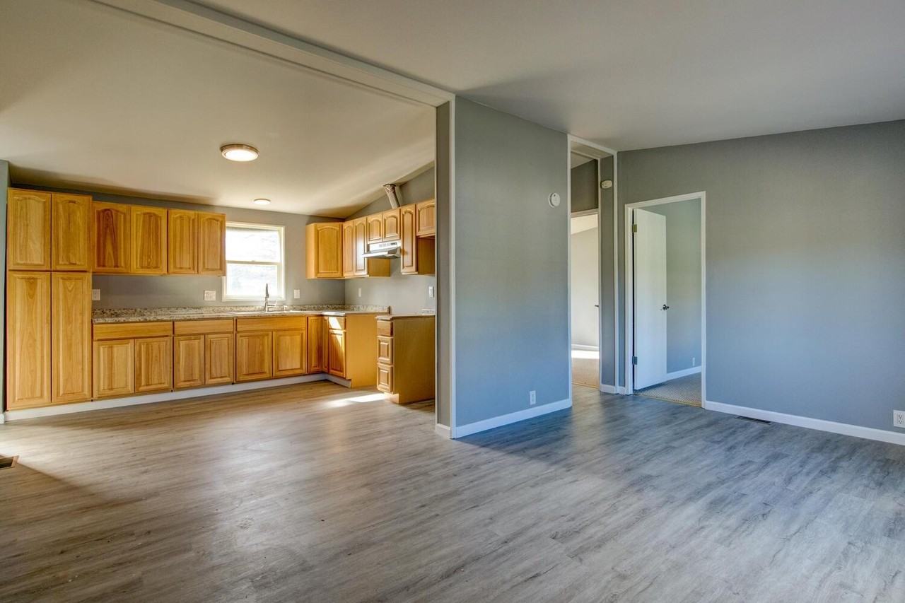 4330B Feather Ct - Photo 3 of 12