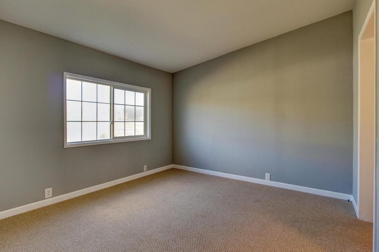 4330B Feather Ct - Photo 6 of 12