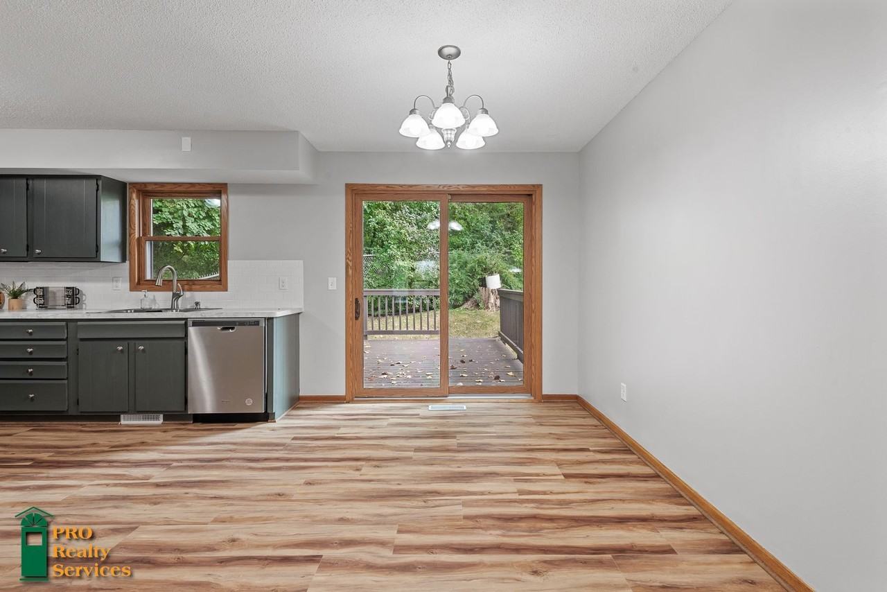 10135 29th Ave N - Photo 3 of 29