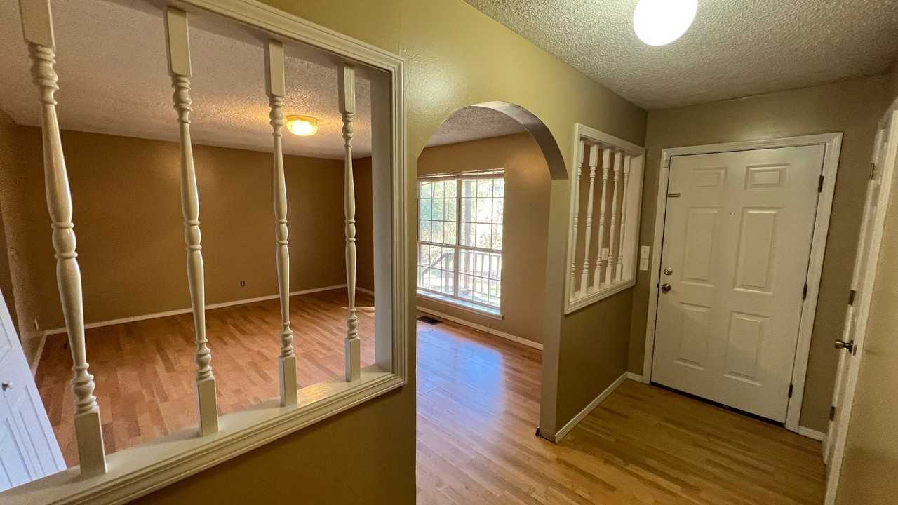 110 Hill Blvd - Photo 2 of 18