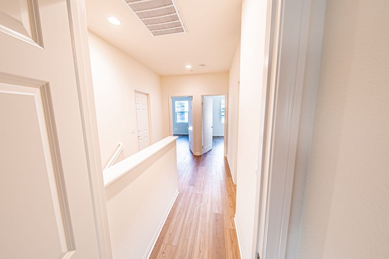 10733 Graphite St - Photo 7 of 30