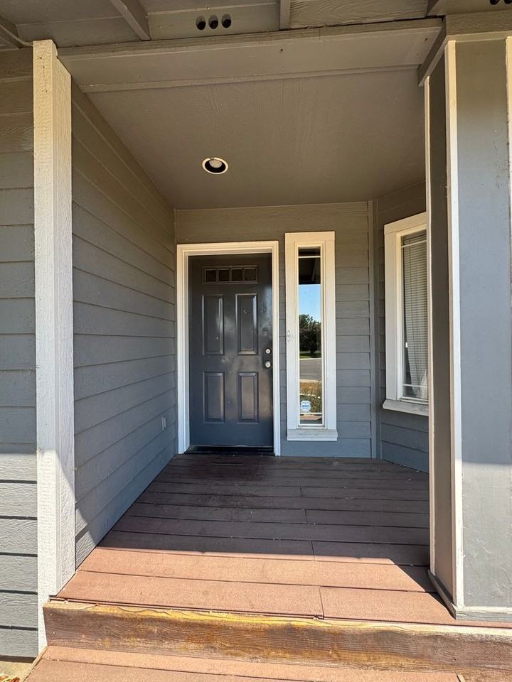 807 E Acacia Ln - Photo 2 of 29