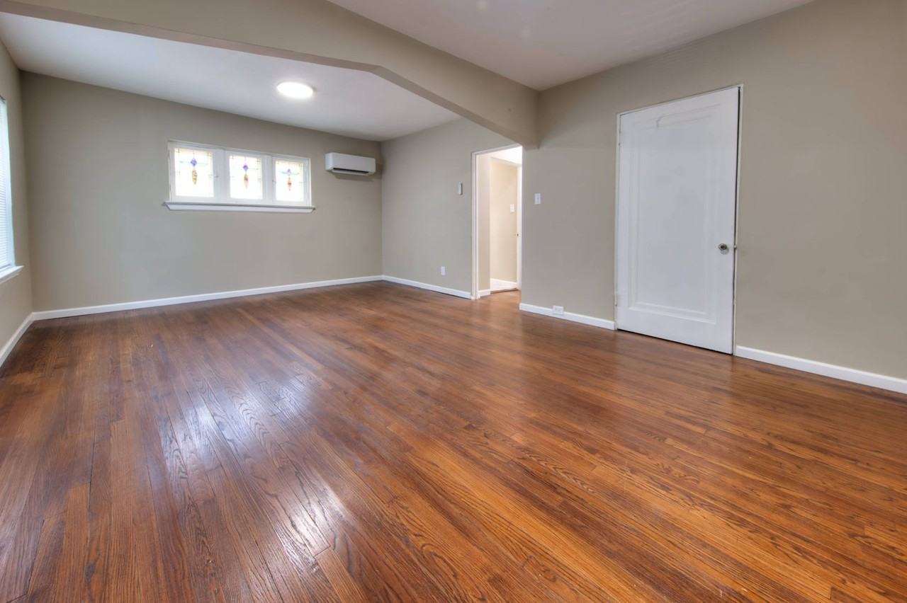 6122 Dewey Ave - Photo 2 of 17