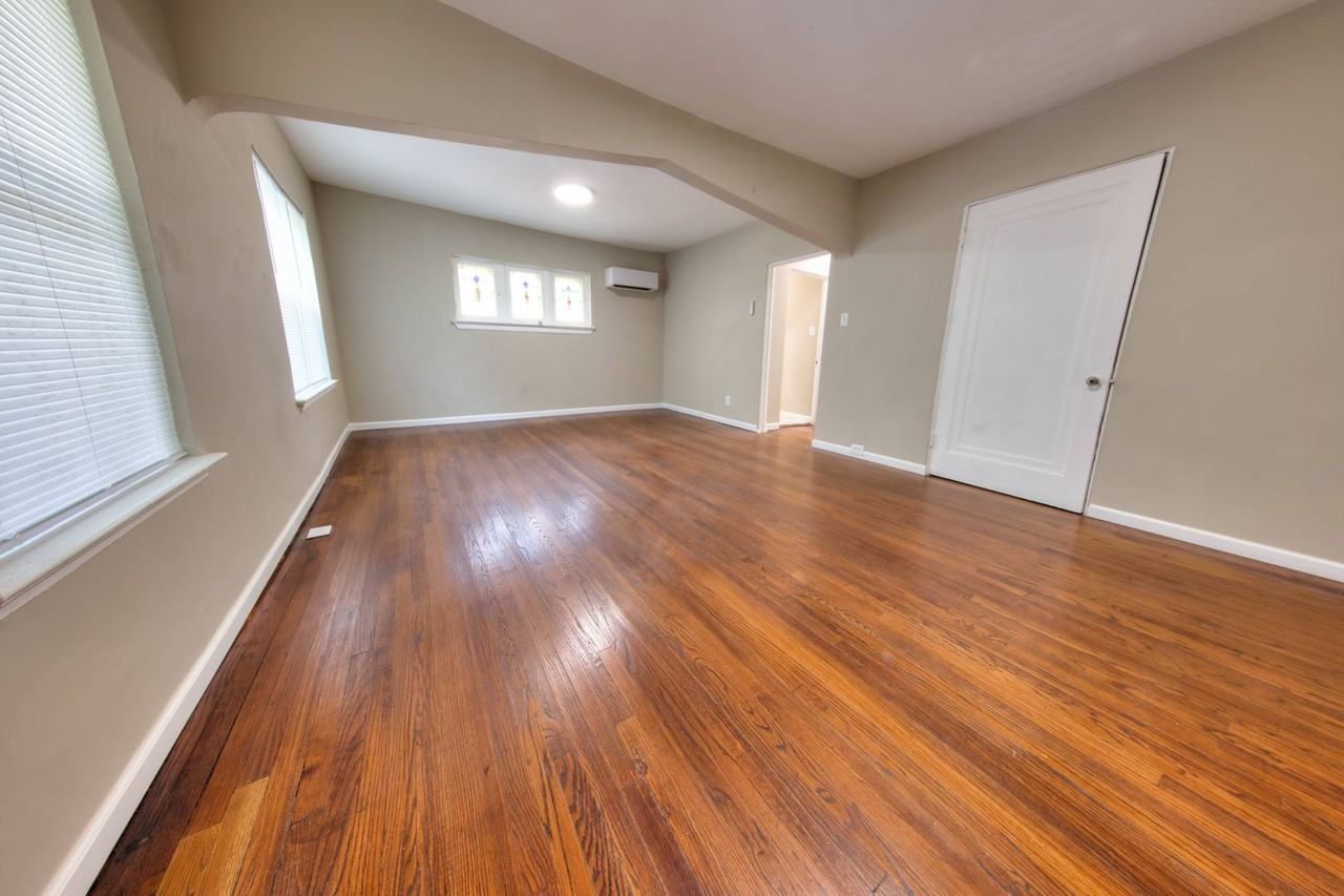 6122 Dewey Ave - Photo 3 of 17