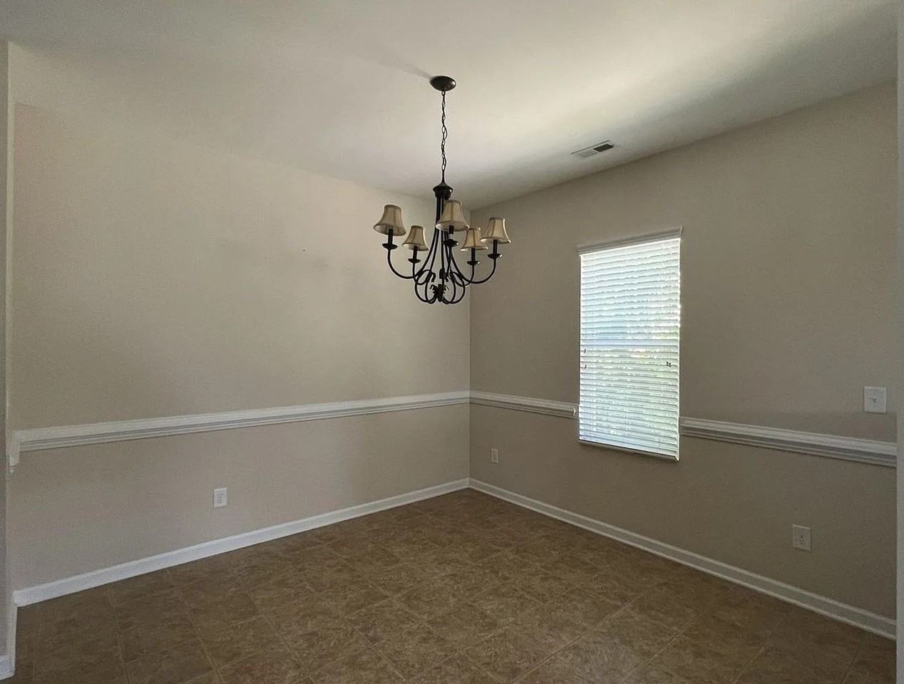 44 Salisbury Ln - Photo 5 of 22