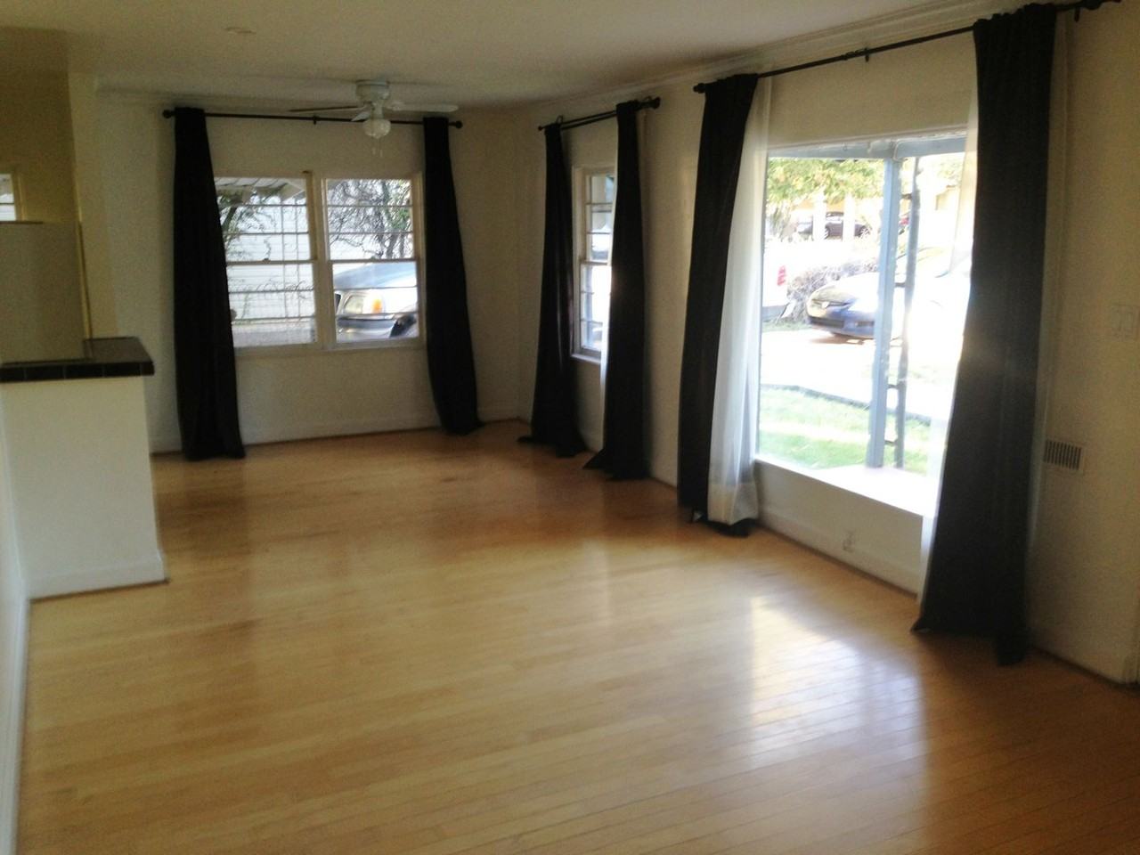514 W 9th St - Photo 5 of 11