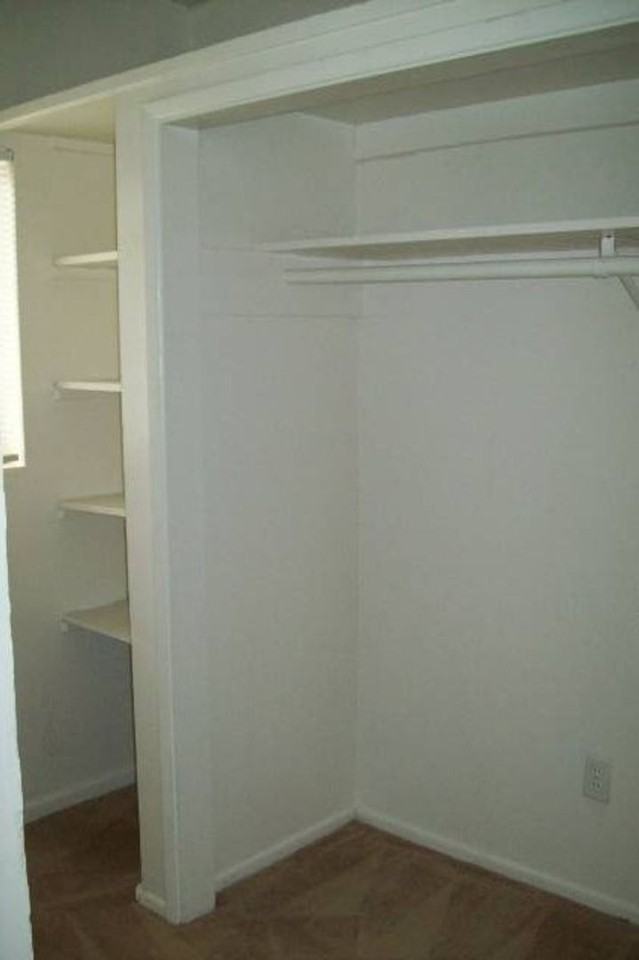 524 W Howe St - Photo 4 of 8