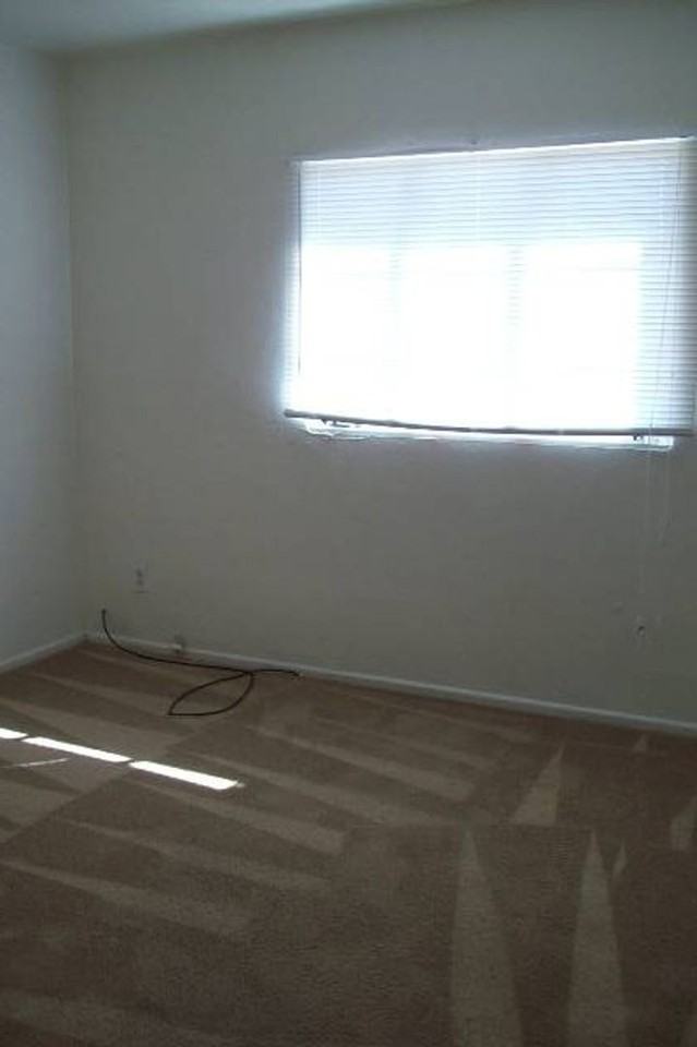 1102 S Bonnie Ln - Photo 3 of 6