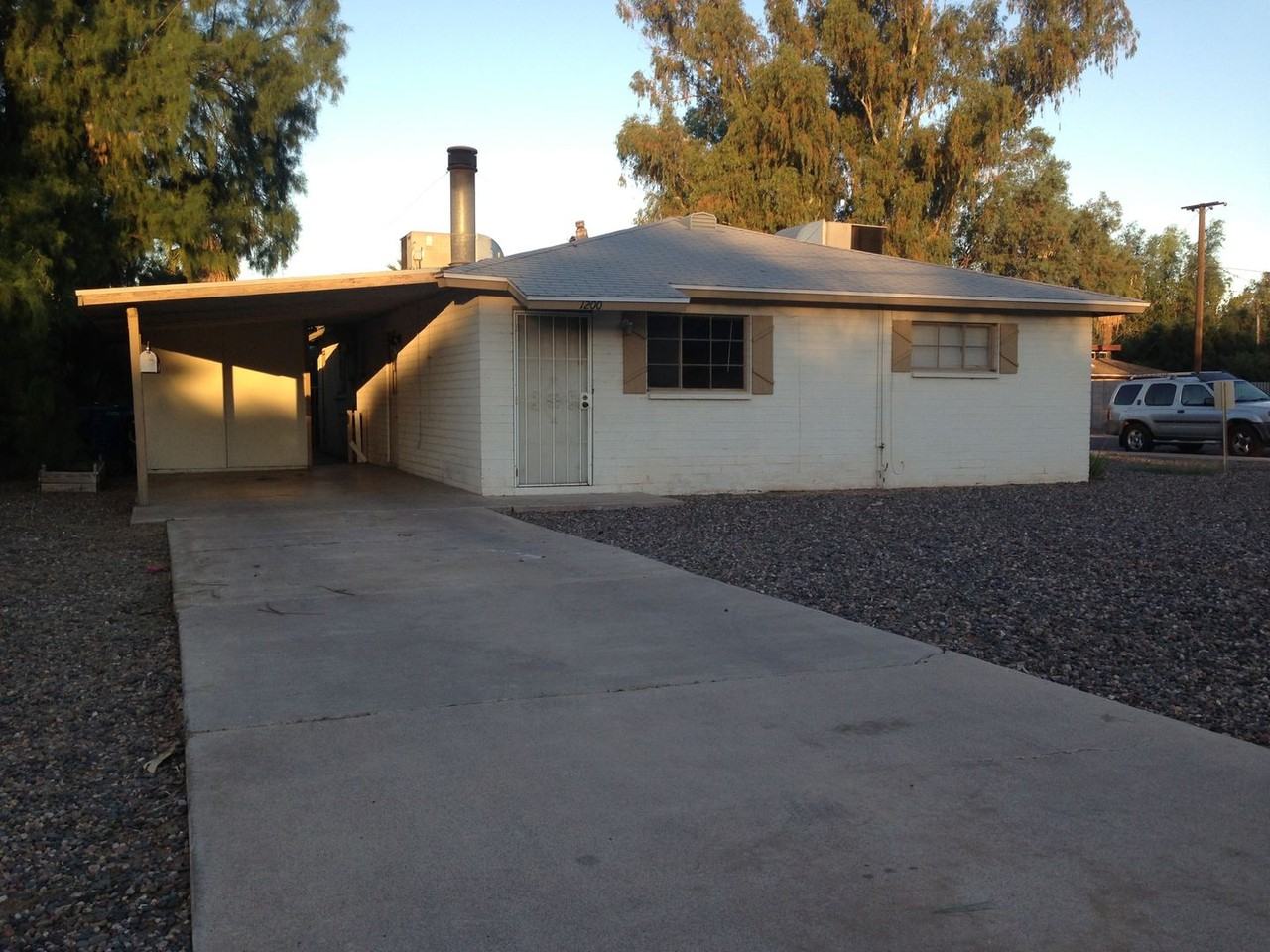 1200 S Farmer Ave - Photo 2 of 9