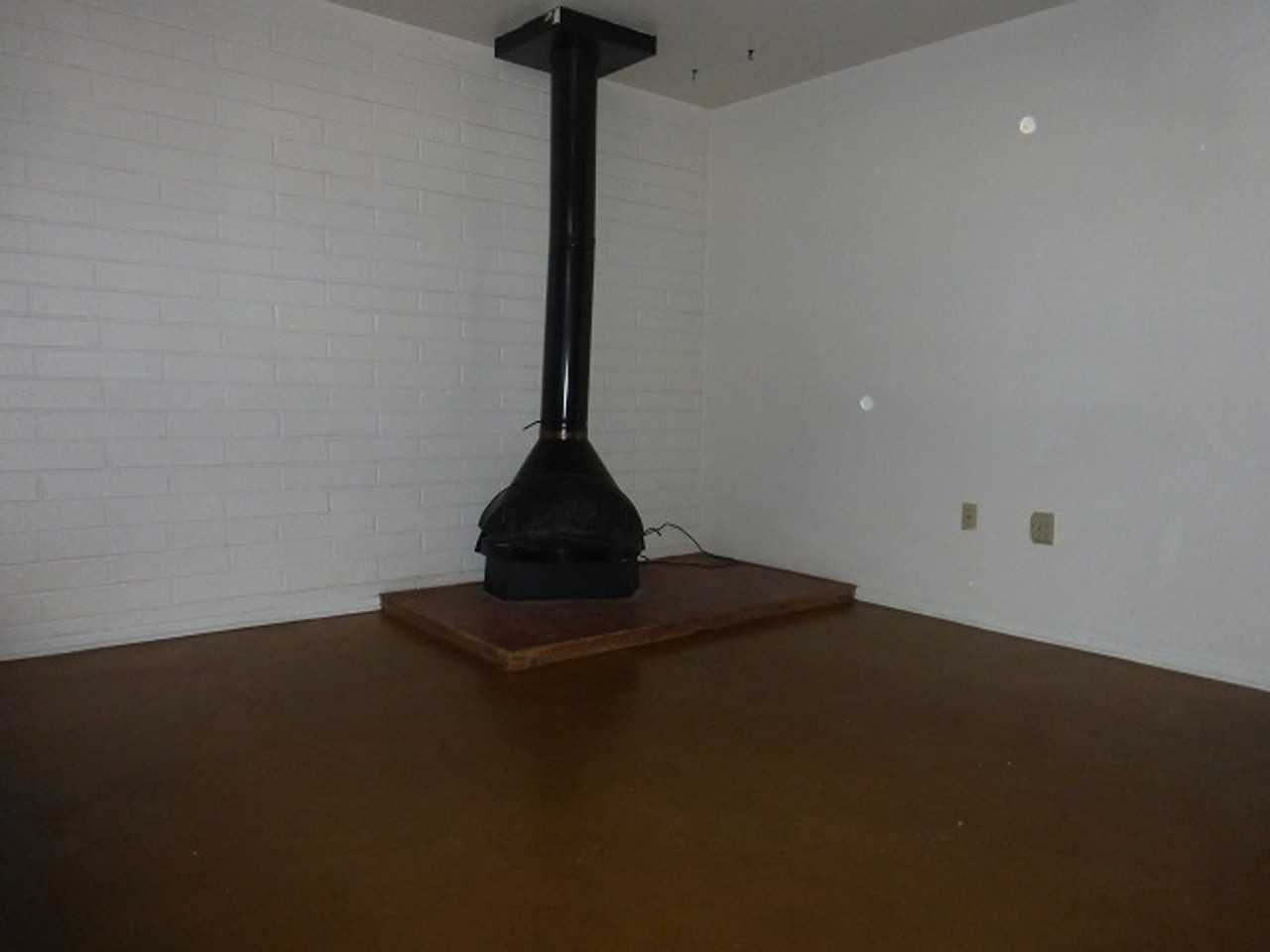 1200 S Farmer Ave - Photo 3 of 9
