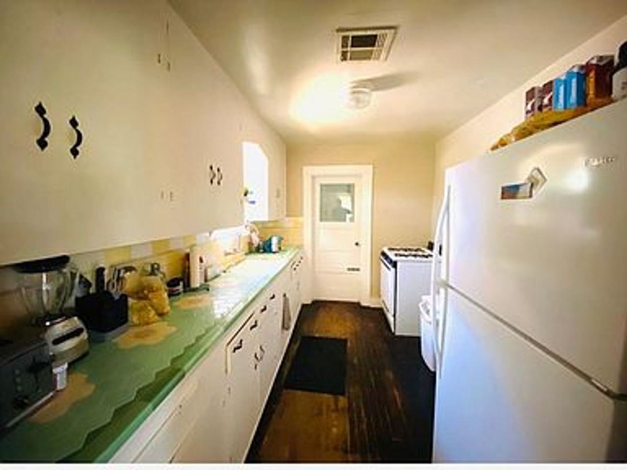 1215 S Farmer Ave - Photo 3 of 13