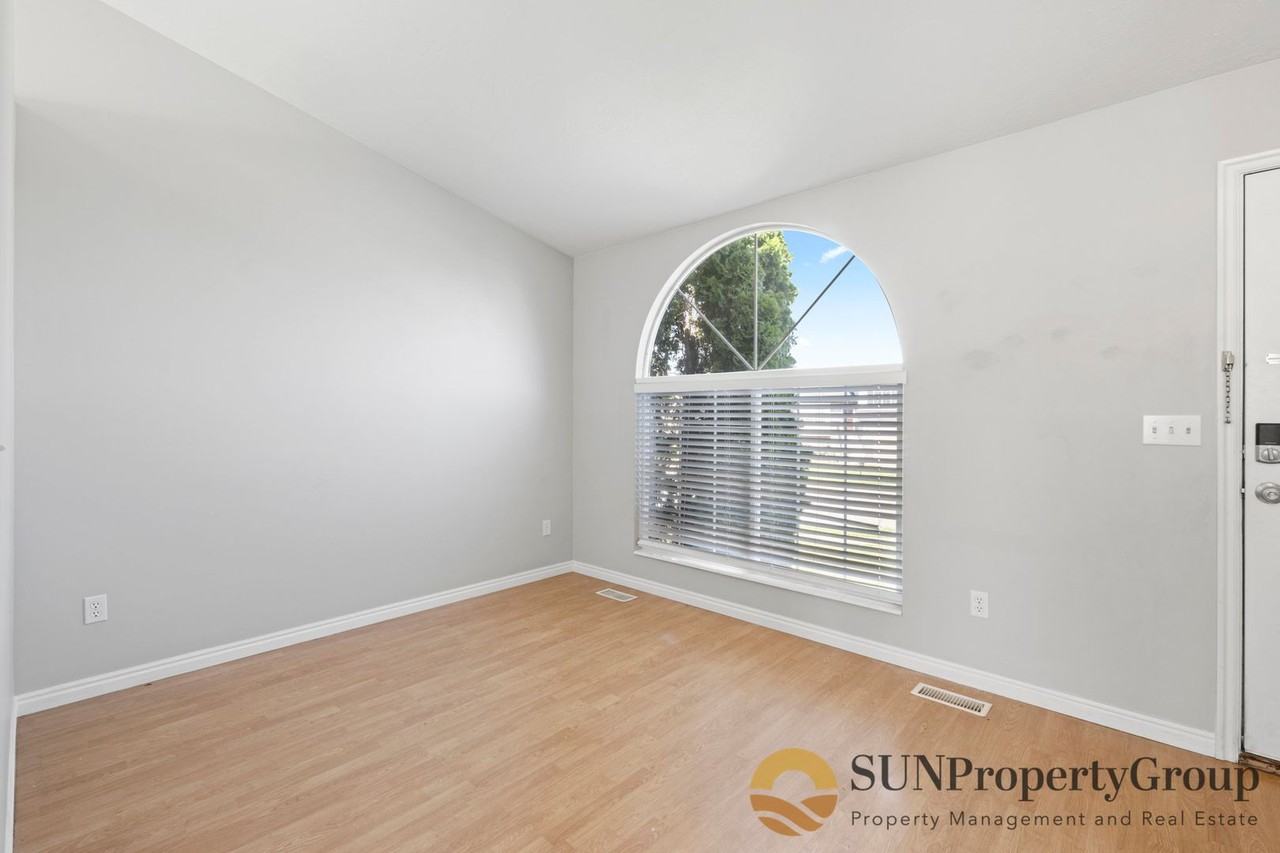 5458 S 4250 W - Photo 5 of 21