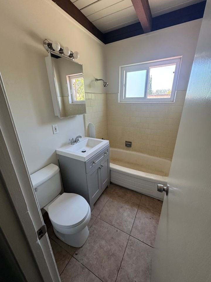 419 - 67 N. Jackson Avenue - Photo 5 of 9