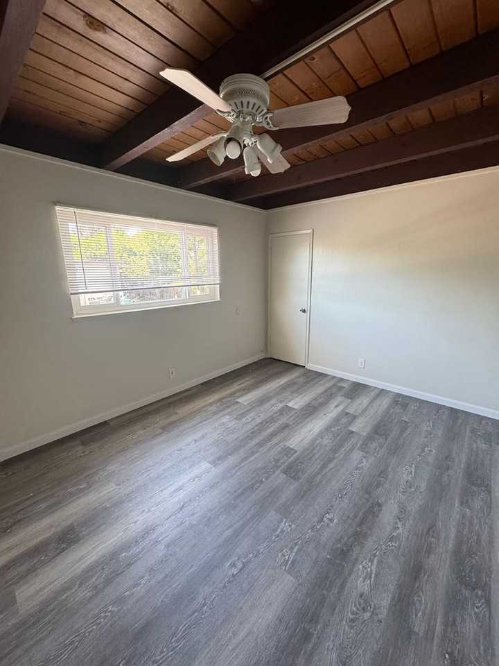 419 - 67 N. Jackson Avenue - Photo 6 of 9