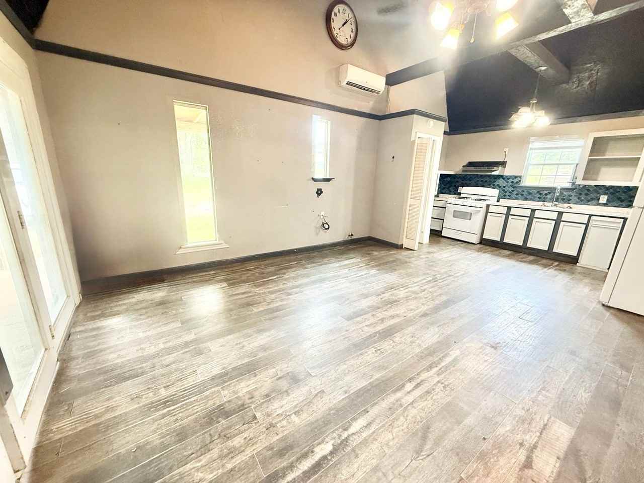 15328 County Road 1148 - Photo 3 of 21