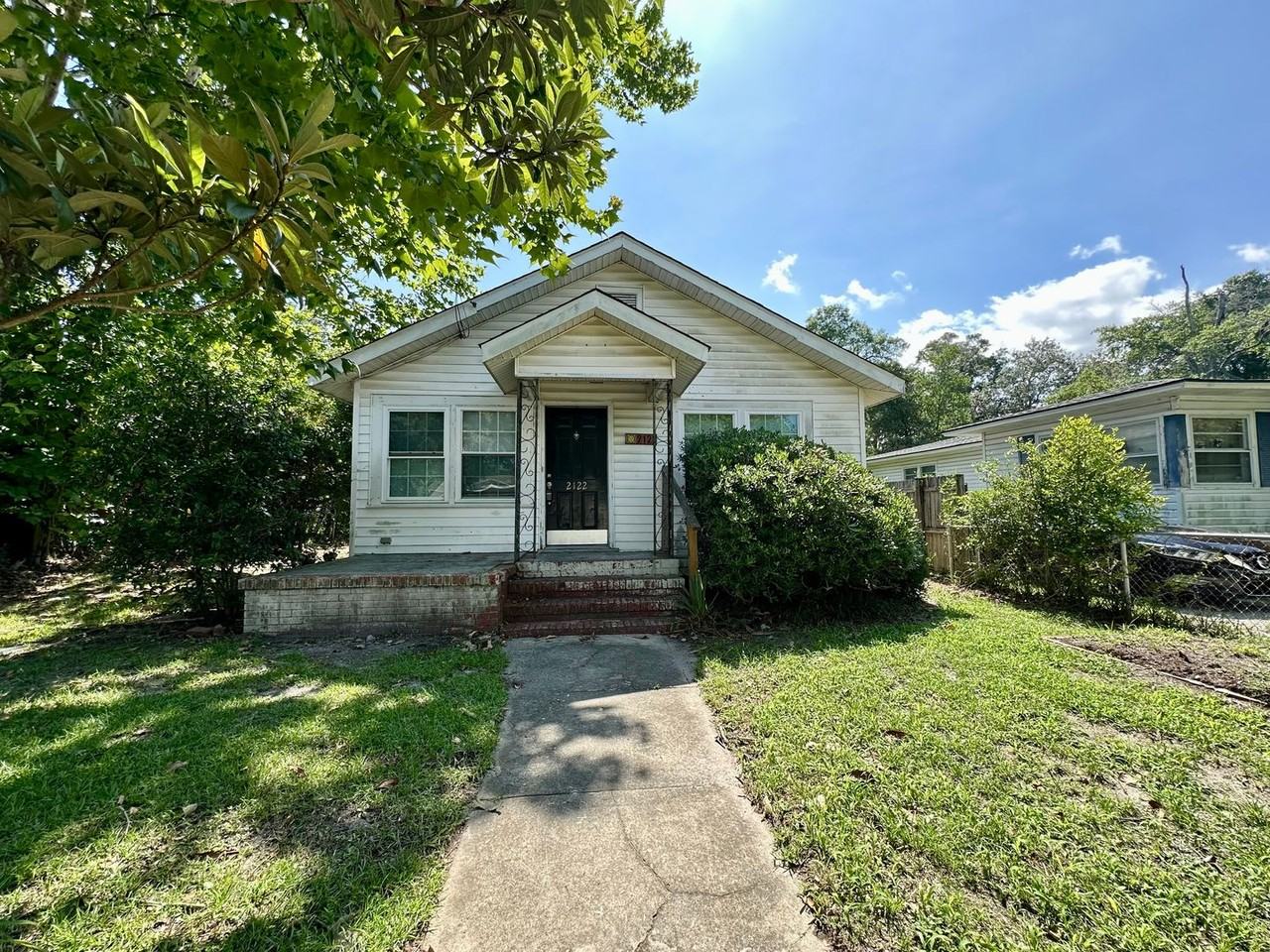 2122 Jefferson St - Photo 3 of 20