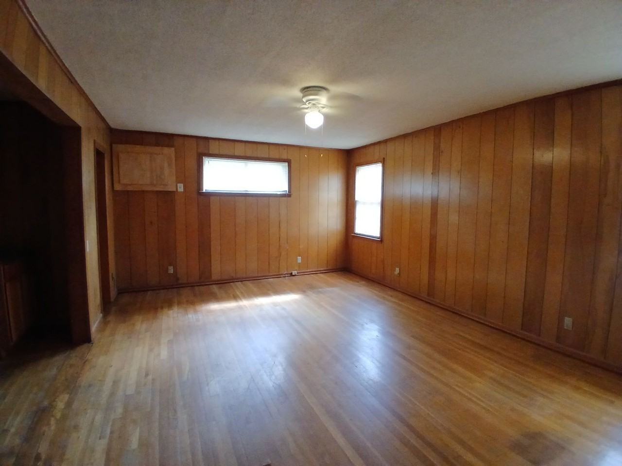 174 Roberta Dr - Photo 3 of 6