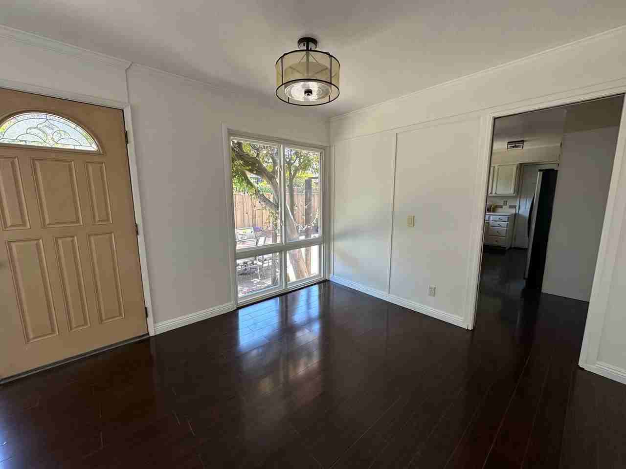 2601 Fleetwood Dr - Photo 2 of 20