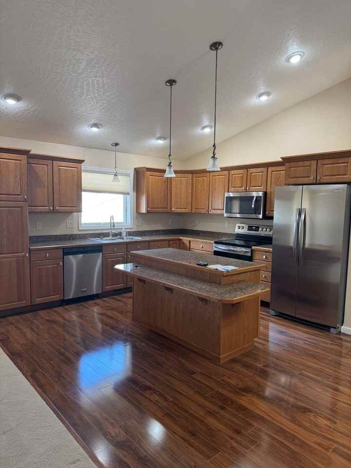 1710 34th Ave Se - Photo 4 of 16