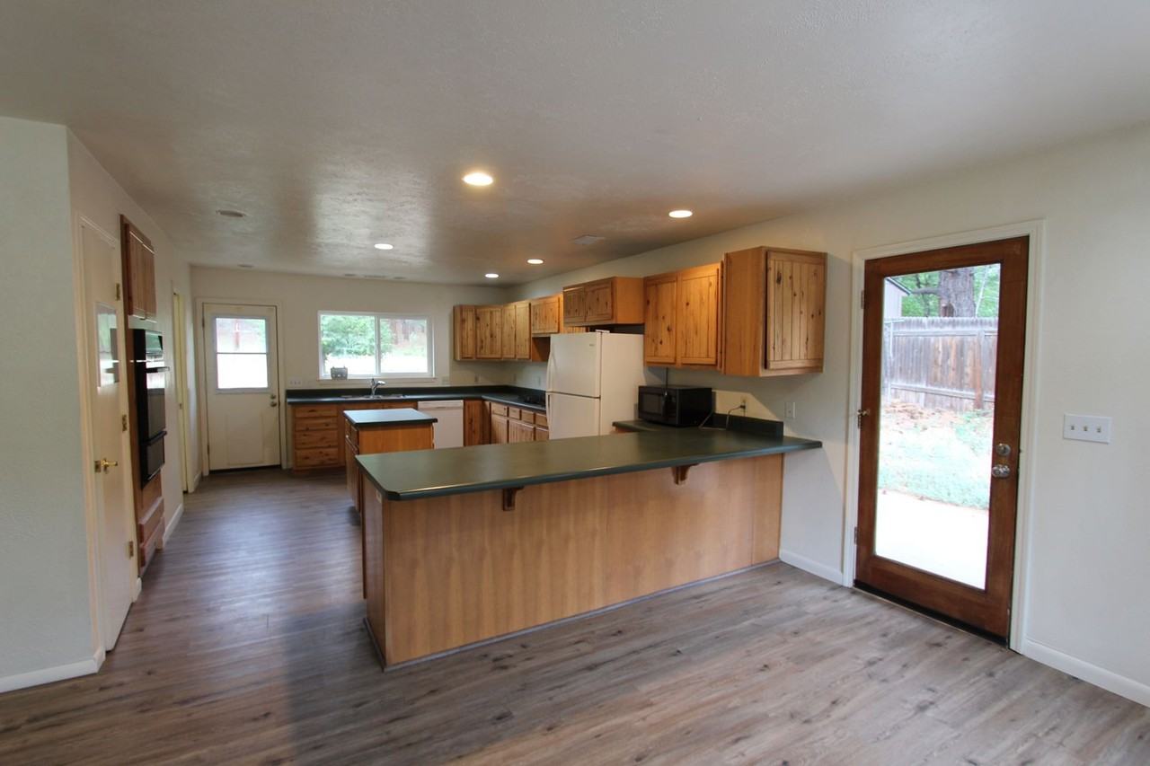 3409 S Pima Dr - Photo 3 of 16