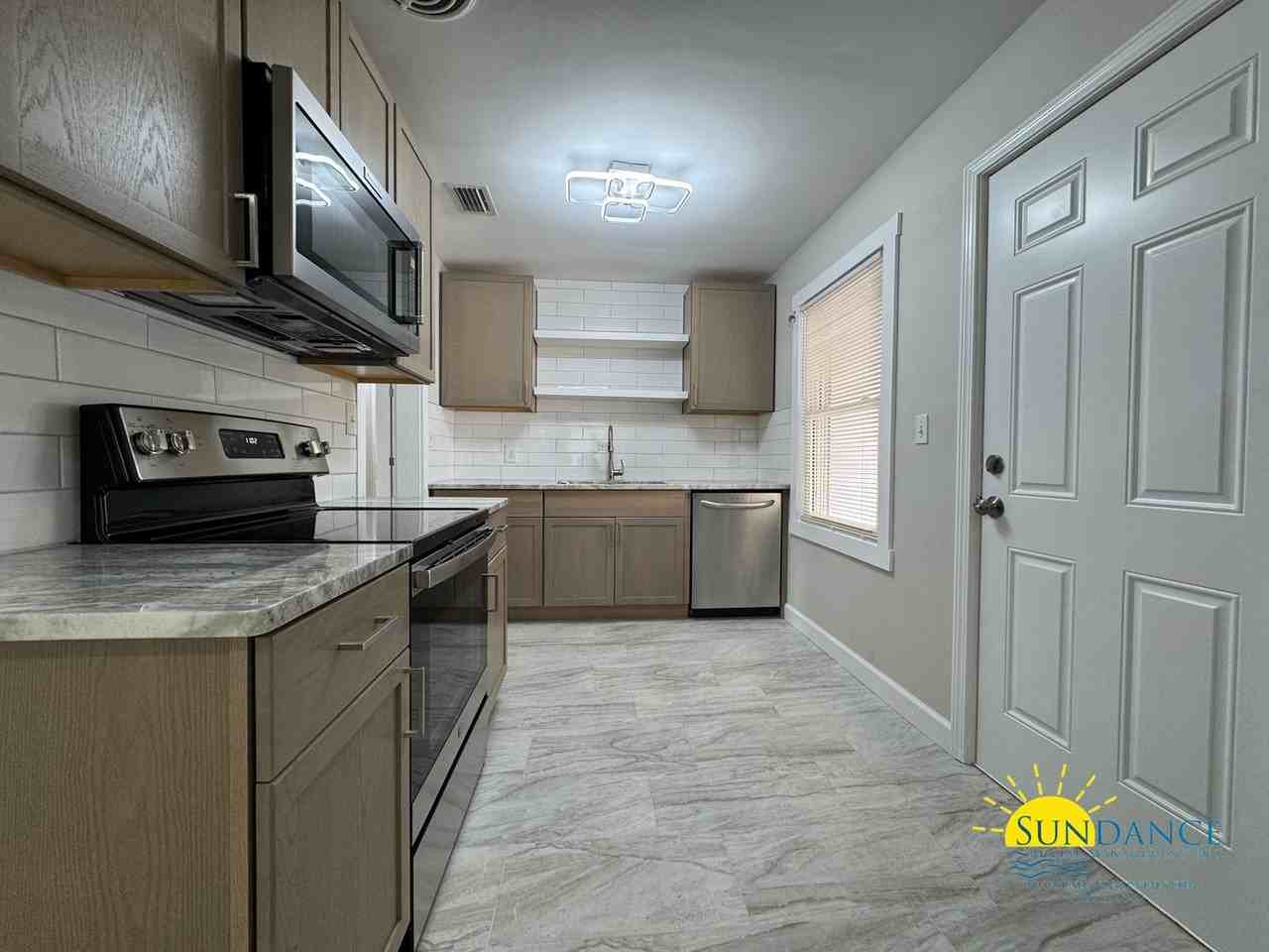 106 London Ave Nw - Photo 2 of 27