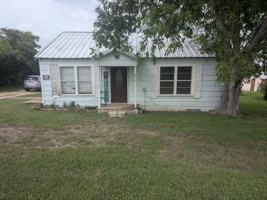 featured image of 1812 E Young Ave