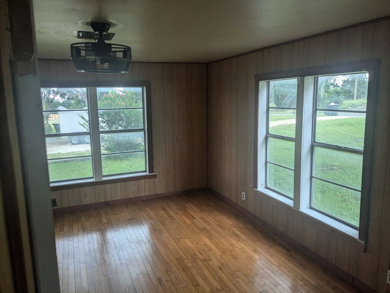 1812 E Young Ave - Photo 4 of 20