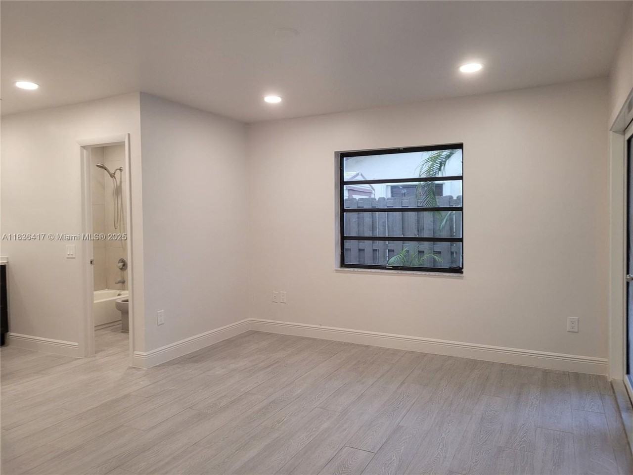 9973 Sw 27th Ter - Photo 3 of 10