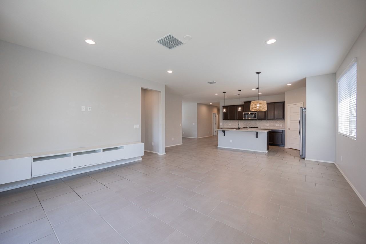2841 W Apollo Rd - Photo 6 of 18