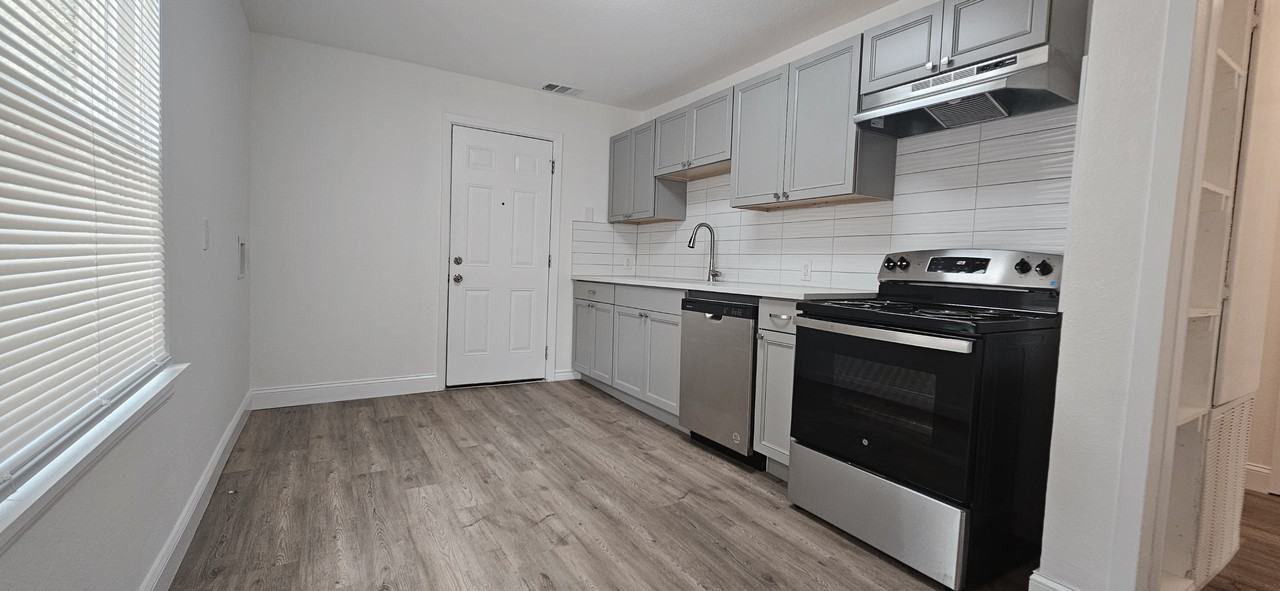 4257 Cherokee Trl - Photo 2 of 11