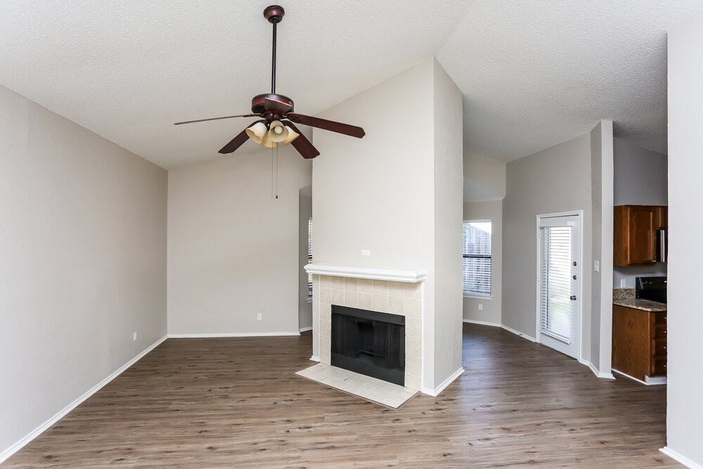 1040 W Hills Ter - Photo 3 of 16