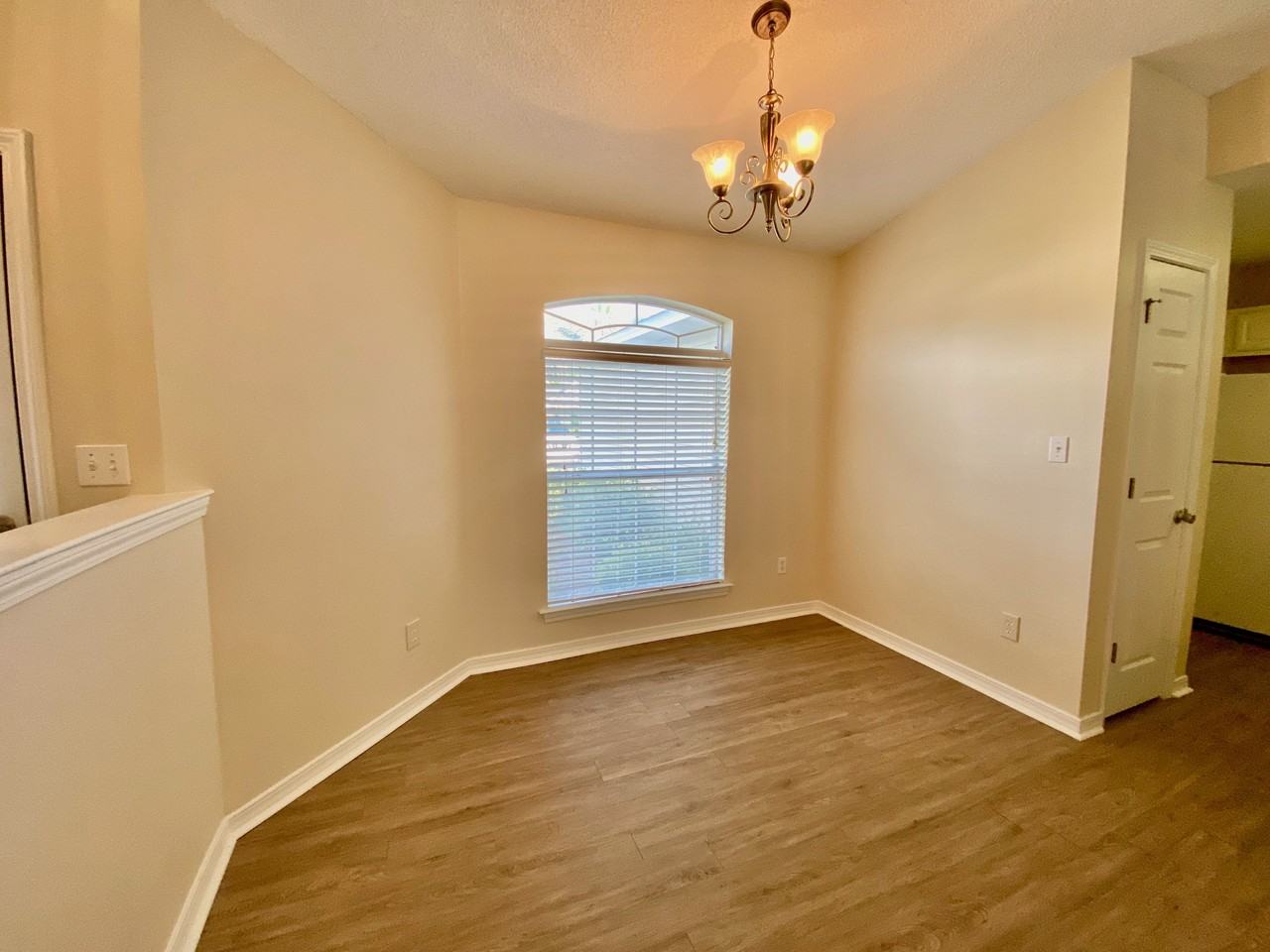 1550 Oakhill Rd - Photo 5 of 18