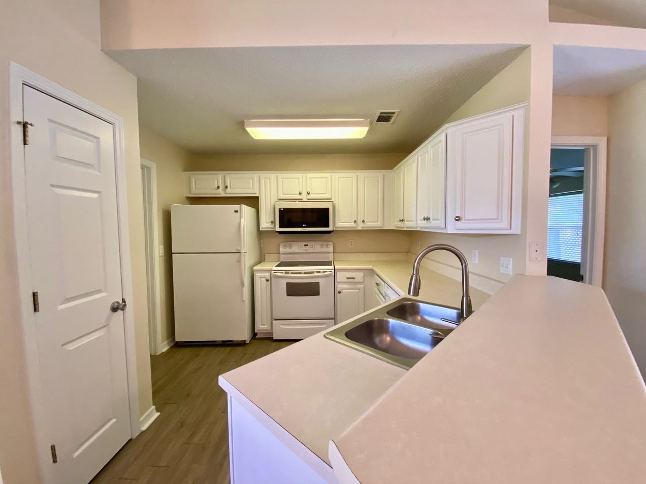 1550 Oakhill Rd - Photo 7 of 18