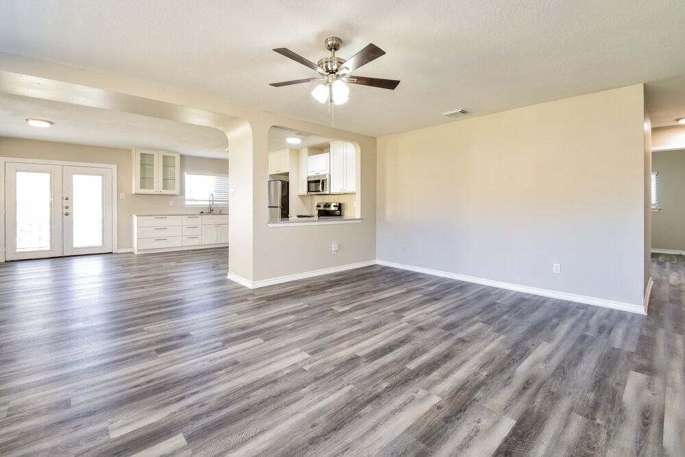 8115 Maple Meadow Dr - Photo 3 of 16