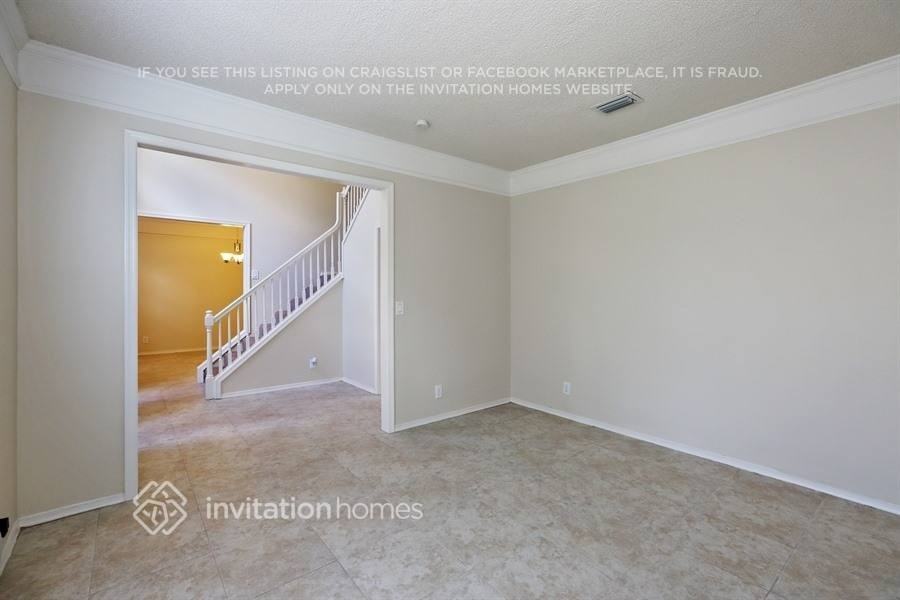 3855 Sanctuary Dr - Photo 6 of 20