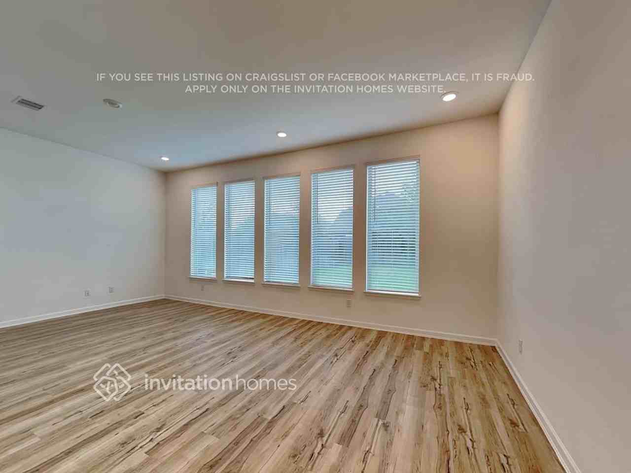 4023 Champlain Way - Photo 4 of 15