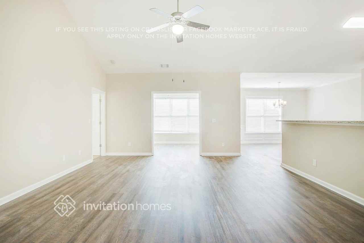 7289 Basalt Dr - Photo 2 of 15