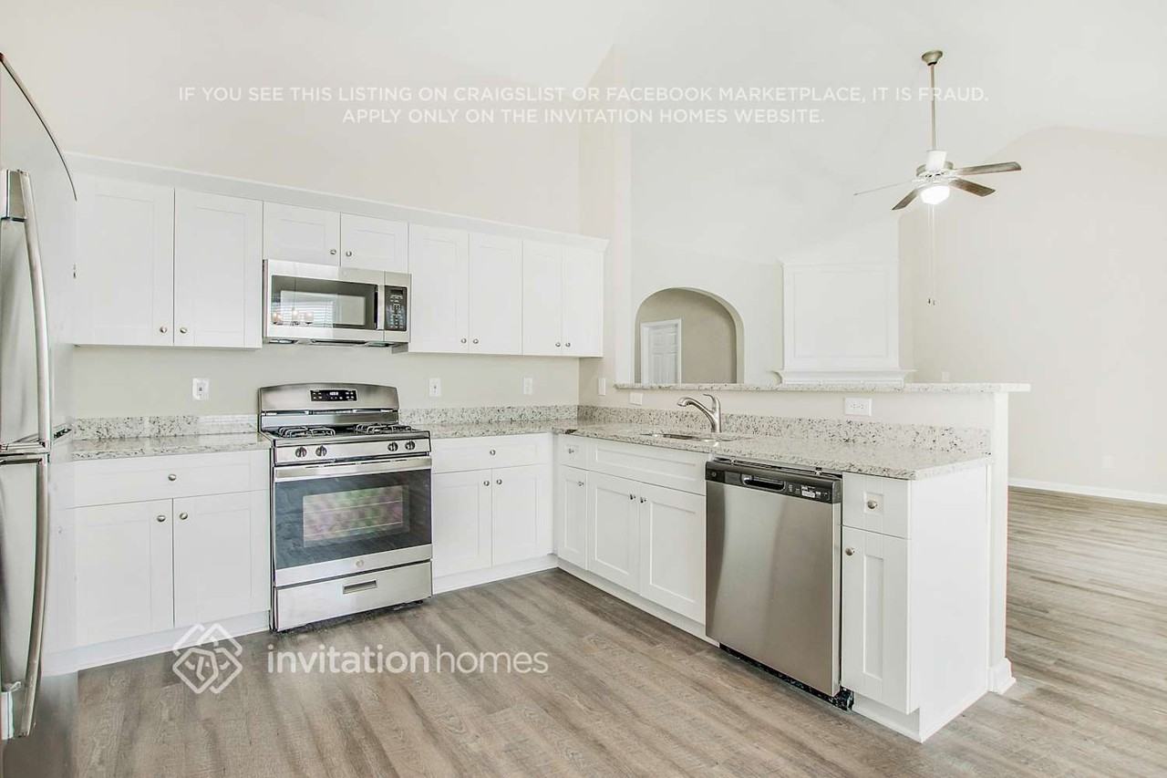 7289 Basalt Dr - Photo 5 of 15